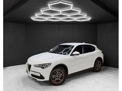 Alfa-Romeo Stelvio Q4 2.0 Turbo AWD (2018) - Foto 1
