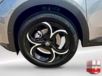 Alfa-Romeo JUNIOR 1.2 IBRIDA 145 SPECIALE E-DCT6 (2026) - Photo 9