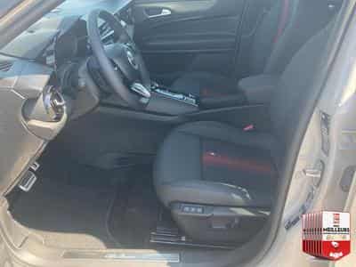 Alfa-Romeo JUNIOR 1.2 IBRIDA 145 SPECIALE E-DCT6 (2026) - Photo 13