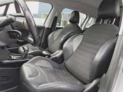 Peugeot 2008 Allure (NOUVEAU MOTEUR 90'000KM) (2017) - Photo 8