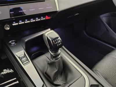 Peugeot 308 SW 1.2 Allure Pack S-CUIR/NAVI/LED/JA17/PDC AV AR (2022) - Foto 12
