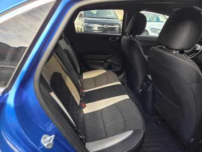 Kia Ceed 1.4 i 140CV AUTOMATIQUE GT LINE (2019) - Photo 9