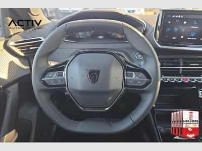 Peugeot 2008 Hybrid 145 e-DCS6 Allure (2026) - Foto 14