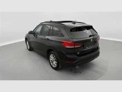 BMW X1 1.5i sDrive18 Business NAVI/FULL LED/TO PANO/JA17/PDC/CAMERA (2021) - Foto 2