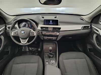 BMW X1 1.5i sDrive18 Business NAVI/FULL LED/TO PANO/JA17/PDC/CAMERA (2021) - Foto 8