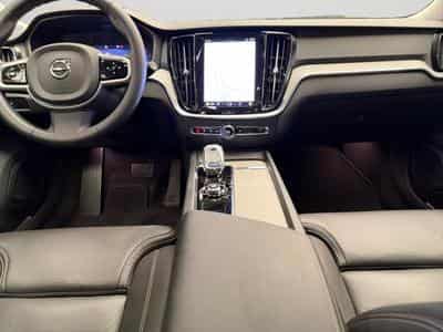 Volvo V60 B4 Plus Dark / Essence (2025) - Foto 3