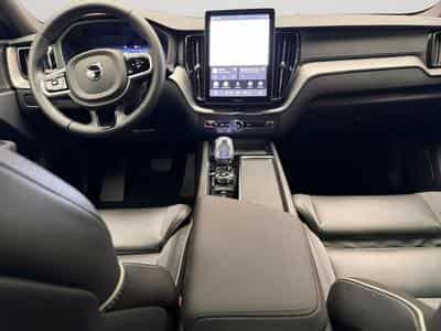 Volvo XC60 Facelift B5 AWD Black Edition Ultra / Essence 2026 (2025) - Foto 10