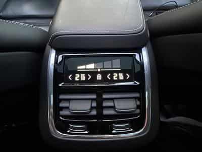 Volvo XC60 B5 235 AWD 235 R-Design / Black Design (2022) - Photo 12