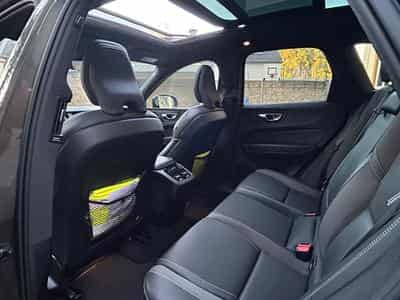 Volvo XC60 B5 235 AWD 235 R-Design / Black Design (2022) - Photo 8