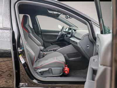 VW Golf (2026) - Photo 2