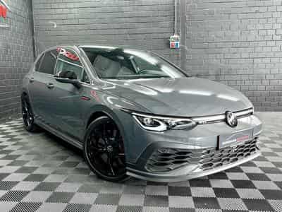 VW Golf GTI Clubsport 2.0 TSI 300 CV DSG7 *MATRIX* BLACK STYLE * ACC (2024) - Photo 3