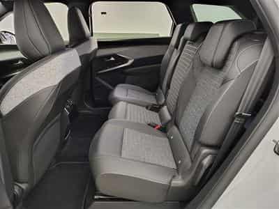 Peugeot 5008 1.2 HYBRID 145cv e-DSC6 Allure 7pl. NAVI / FULL LED / CAMERA (2025) - Foto 13