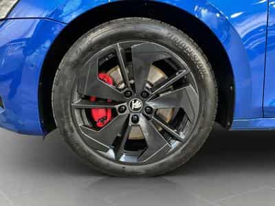 Skoda Octavia Rs+DSG+P.Assisted+Design-Suedia+Head-up+Pano+360° (2025) - Foto 8