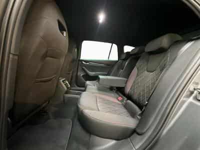 Skoda Octavia Rs+DSG+P.Assisted-Drive+LM19+Head-Up+View-360°+Led+Navi (2025) - Foto 15