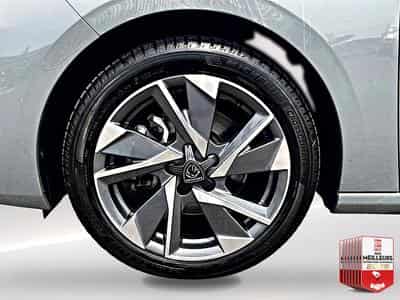 Peugeot 308 1.5 BLUEHDI 130 ALLURE EAT8 (2025) - Foto 9
