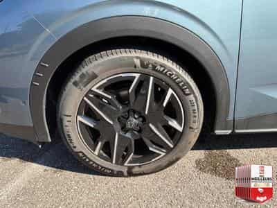 Peugeot 3008 1.2 HYBRID 145 ALLURE E-DCS6 (2025) - Foto 12