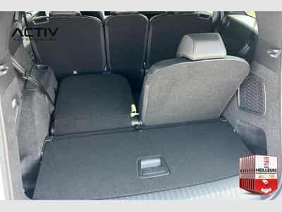 Peugeot 5008 Hybrid 145 e-DCS6 GT (2025) - Foto 11