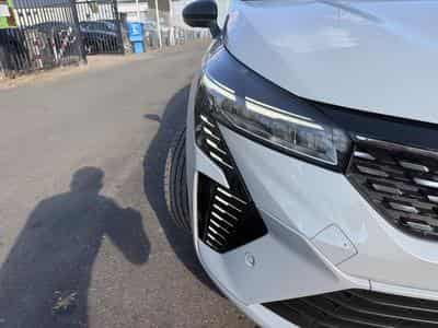 Renault Clio E-Tech 145 Hybride Intens (2024) - Foto 8