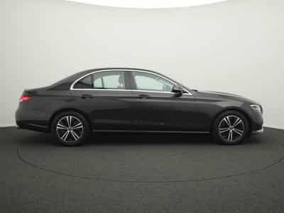 Mercedes E 200 d Avantgarde LED+AHK+Kamera (2023) - Foto 5