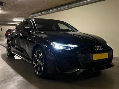 Audi A3 S-Line (2025) - Photo 1
