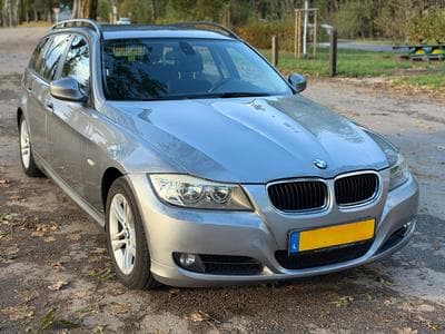 BMW 318 2.0 d Break 143 (2010) - Photo 1