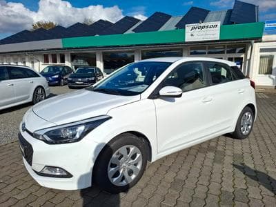 Hyundai i20 1.4 Trend Aut. KLIMA USB SHZ TEMPOMAT (2017) - Photo 1