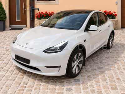 Tesla Model Y Long Range Dual Motor AWD (2023) - Photo 1