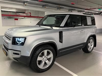 Land-Rover Defender First Édition (2021) - Photo 1