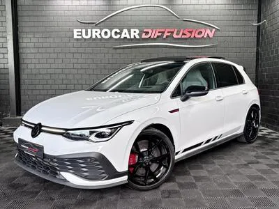 VW Golf (2024) - Photo 8