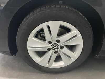 VW Golf 1.5 eTSI Life DSG 150HP (2023) - Photo 11
