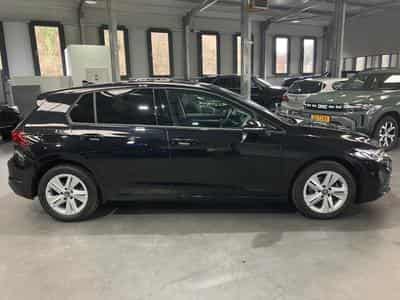 VW Golf 1.5 eTSI Life DSG 150HP (2023) - Photo 2
