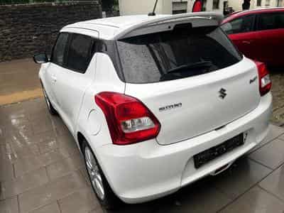 Suzuki Swift 1.0 essence (2018) - Photo 4