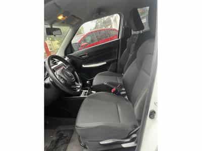 Suzuki Swift 1.0 essence (2018) - Photo 6