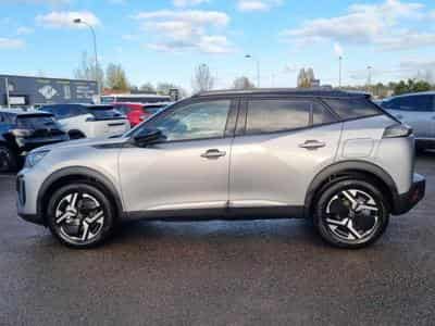 Peugeot 2008 1.2 HYBRID 145 GT E-DCS6 (2025) - Photo 8