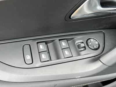 Peugeot 2008 1.2 100 ALLURE (2025) - Foto 11