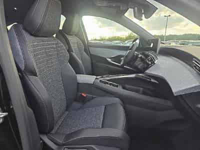 Peugeot 3008 1.2 HYBRID 145 ALLURE E-DCS6 (2025) - Photo 12
