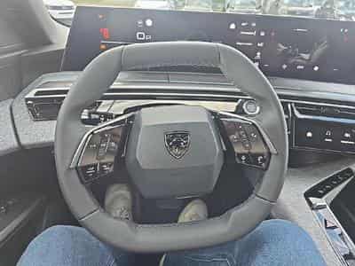 Peugeot 3008 1.2 HYBRID 145 ALLURE E-DCS6 (2025) - Photo 15
