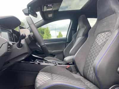 VW GOLF VIII 2.0 TDI 150 R-LINE DSG7 (2025) - Photo 11