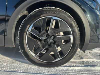 Peugeot 408 HYBRID 145 GT E-DCS6 (2025) - Photo 9