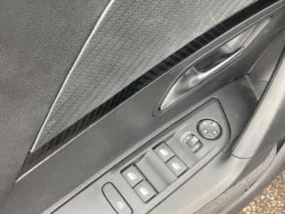 Peugeot 2008 1.2 HYBRID 145 STYLE E-DCS6 (2025) - Photo 11