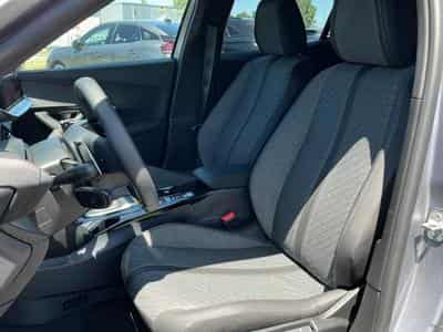 Peugeot 2008 1.2 HYBRID 145 ALLURE E-DCS6 (2025) - Photo 11