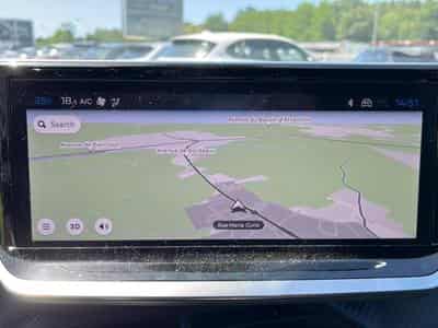 Peugeot 2008 1.2 HYBRID 145 ALLURE E-DCS6 (2025) - Photo 15