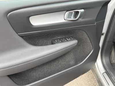 Volvo XC40 T4 RECHARGE 211 START DCT 7 (2023) - Photo 11