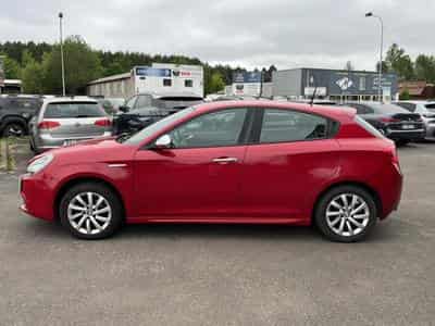 Alfa-Romeo GIULIETTA 1.6 JTDM 105 EDIZIONE (2016) - Photo 8