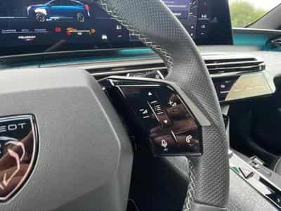Peugeot 3008 1.2 HYBRID 145 GT E-DCS6 (2025) - Photo 13