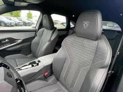 Peugeot 3008 1.2 HYBRID 145 GT E-DCS6 (2025) - Photo 15