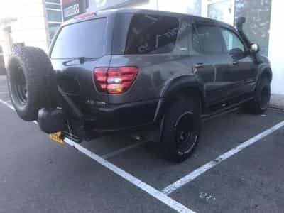 Toyota Sequoia SR5 V8 4WD 8 places (2003) - Photo 1