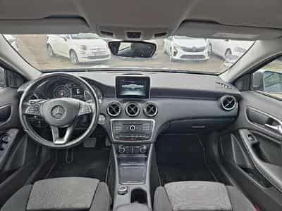 Mercedes GLA 180 INTUITION 7G-DCT (2017) - Photo 10