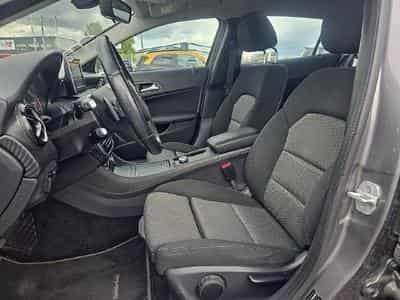 Mercedes GLA 180 INTUITION 7G-DCT (2017) - Photo 13