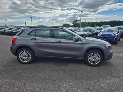 Mercedes GLA 180 INTUITION 7G-DCT (2017) - Photo 4